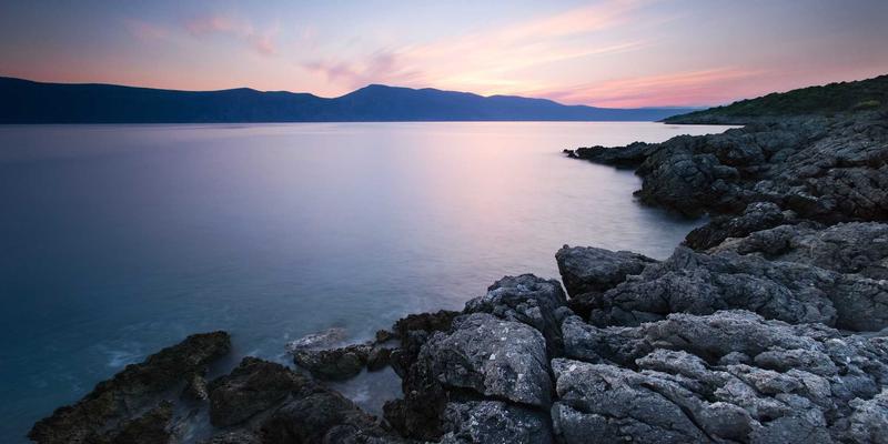 电梯安全的隐形守护者：电磁制动器与电磁设备的关键作用及维护指南