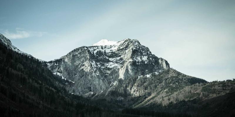 量子精密测量：原子自旋磁场传感器如何革新脑科学与资源勘探